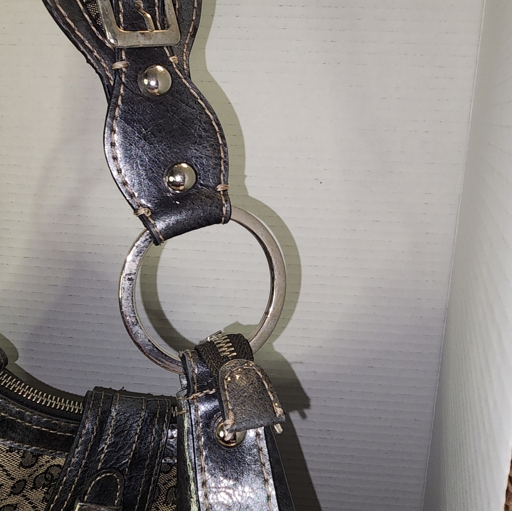 Women's Guess Shoulder Bag - Picture 8 of 16